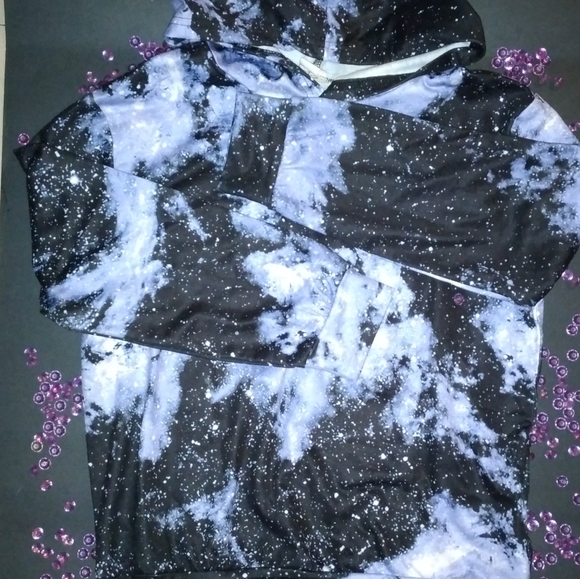 Kids hooded pull over - Picture 2 of 3